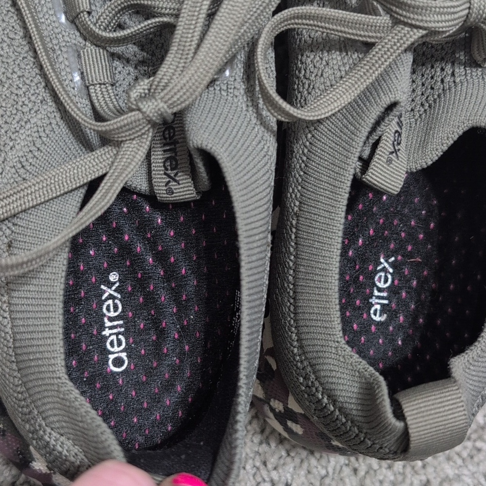 Aetrex Carly Arch Support Sneaker Olive Green Knit Camo Sole Women 8.5 AL204W - Picture 9 of 12